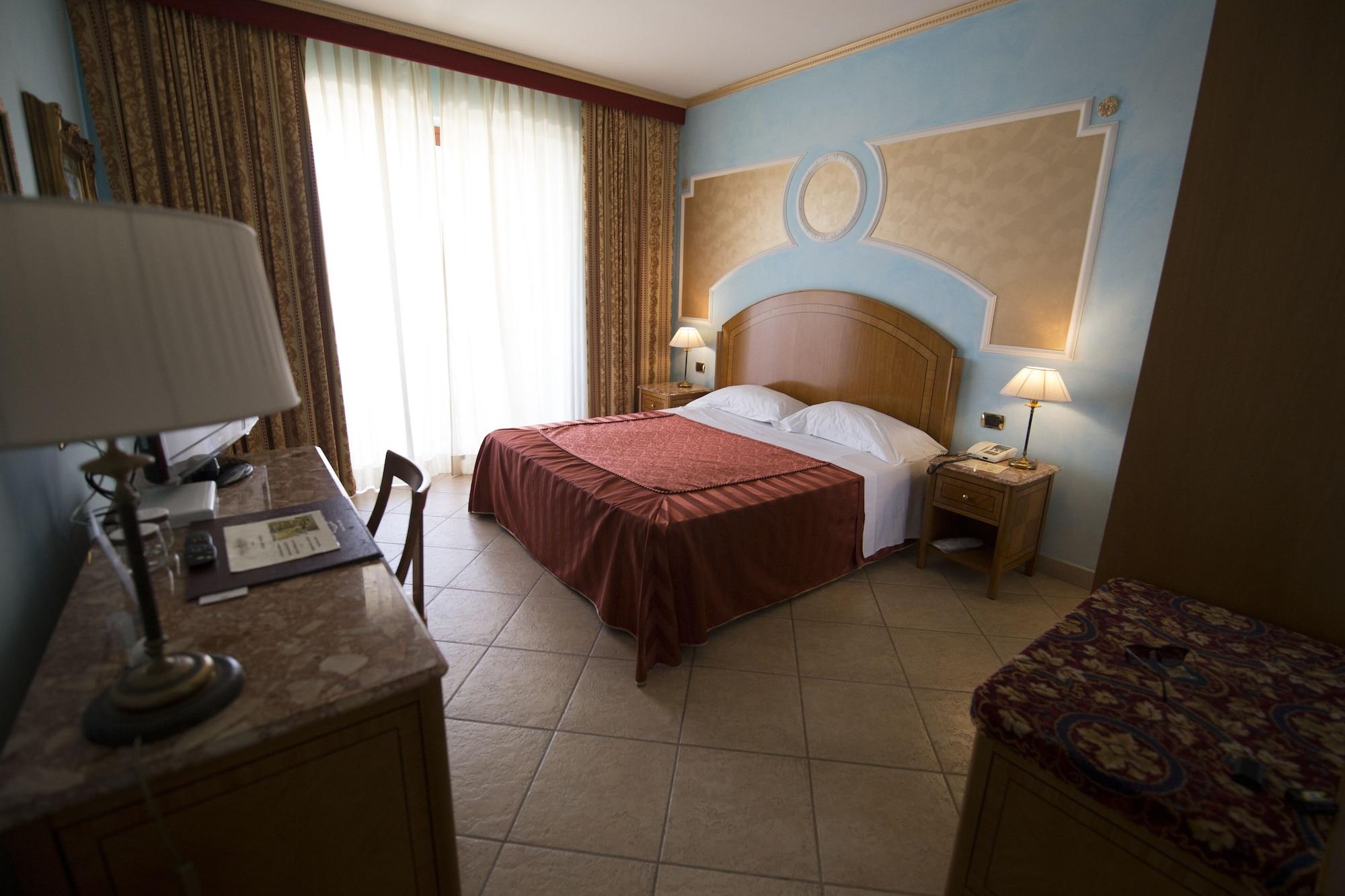 Parco Dei Principi Hotel Roccella Ionica Extérieur photo