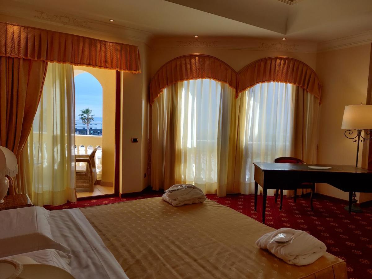Parco Dei Principi Hotel Roccella Ionica Extérieur photo
