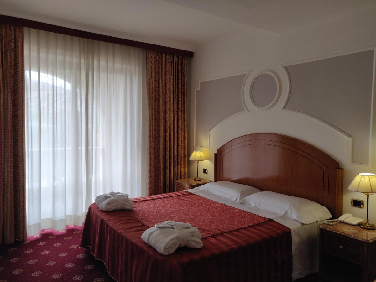 Parco Dei Principi Hotel Roccella Ionica Extérieur photo