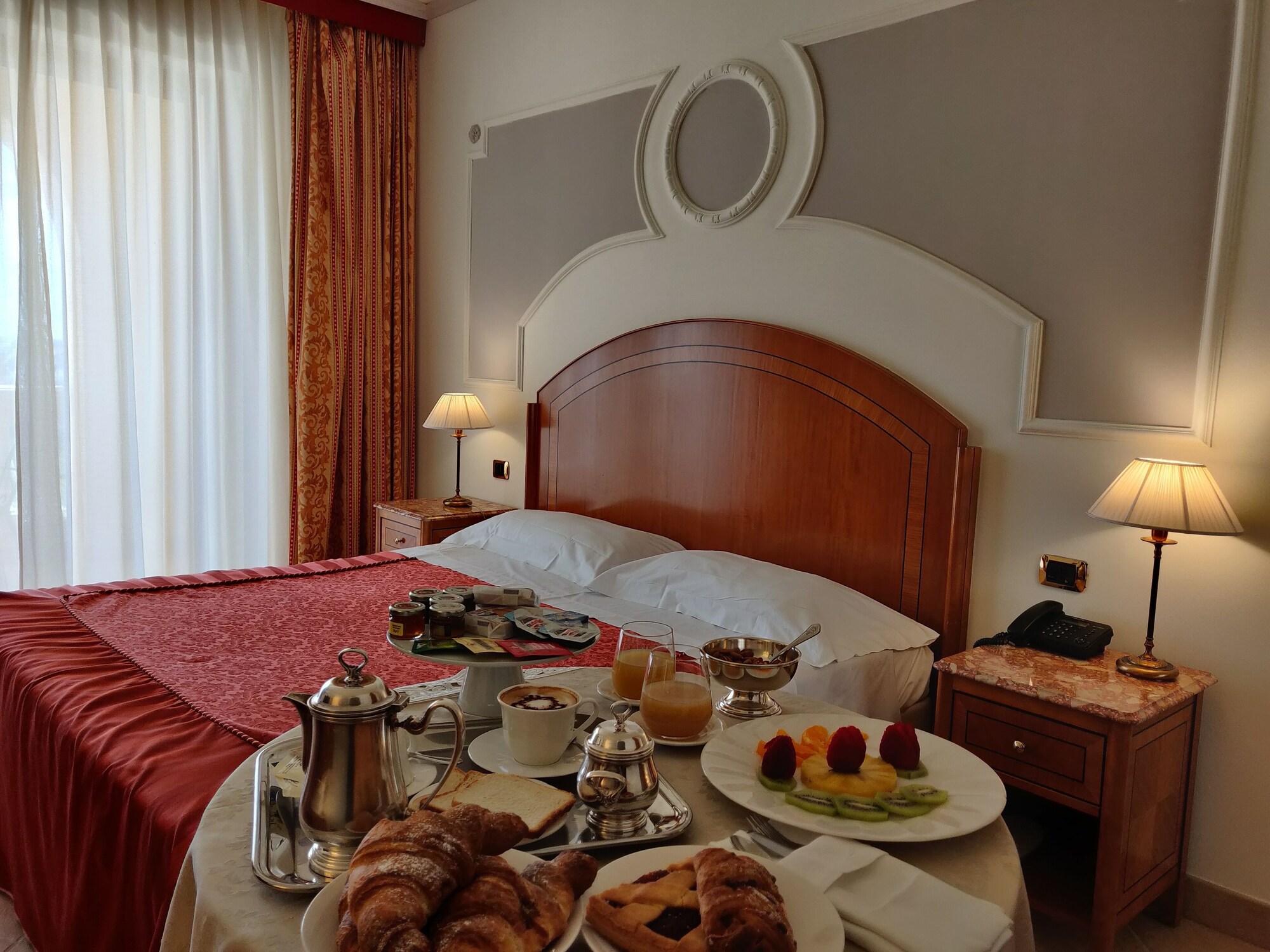 Parco Dei Principi Hotel Roccella Ionica Extérieur photo