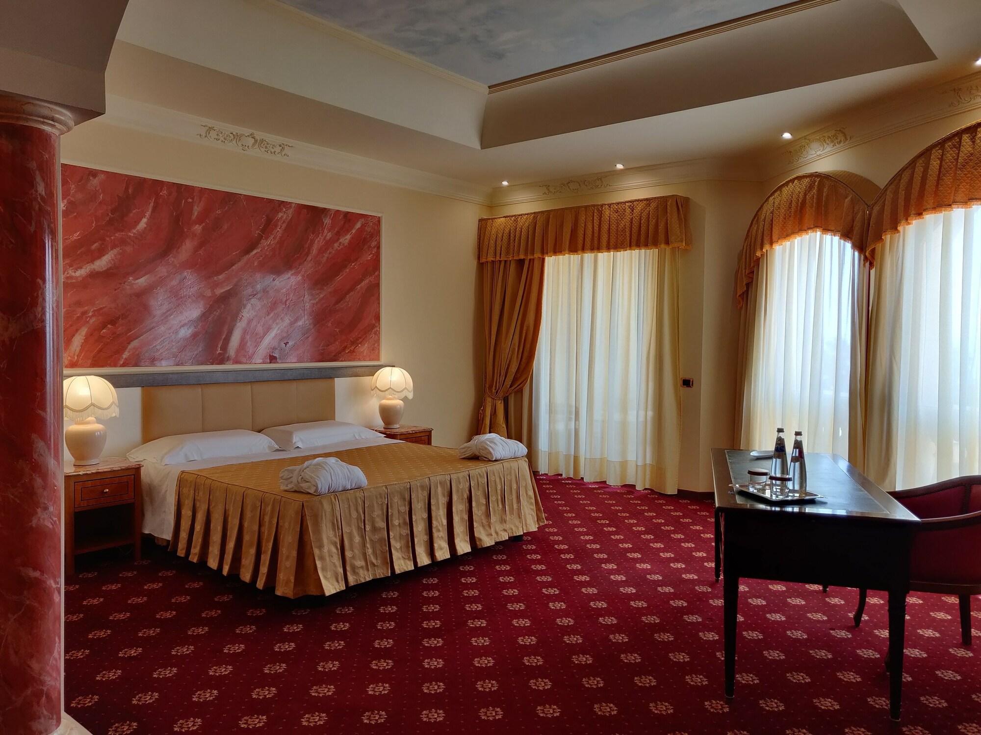 Parco Dei Principi Hotel Roccella Ionica Extérieur photo