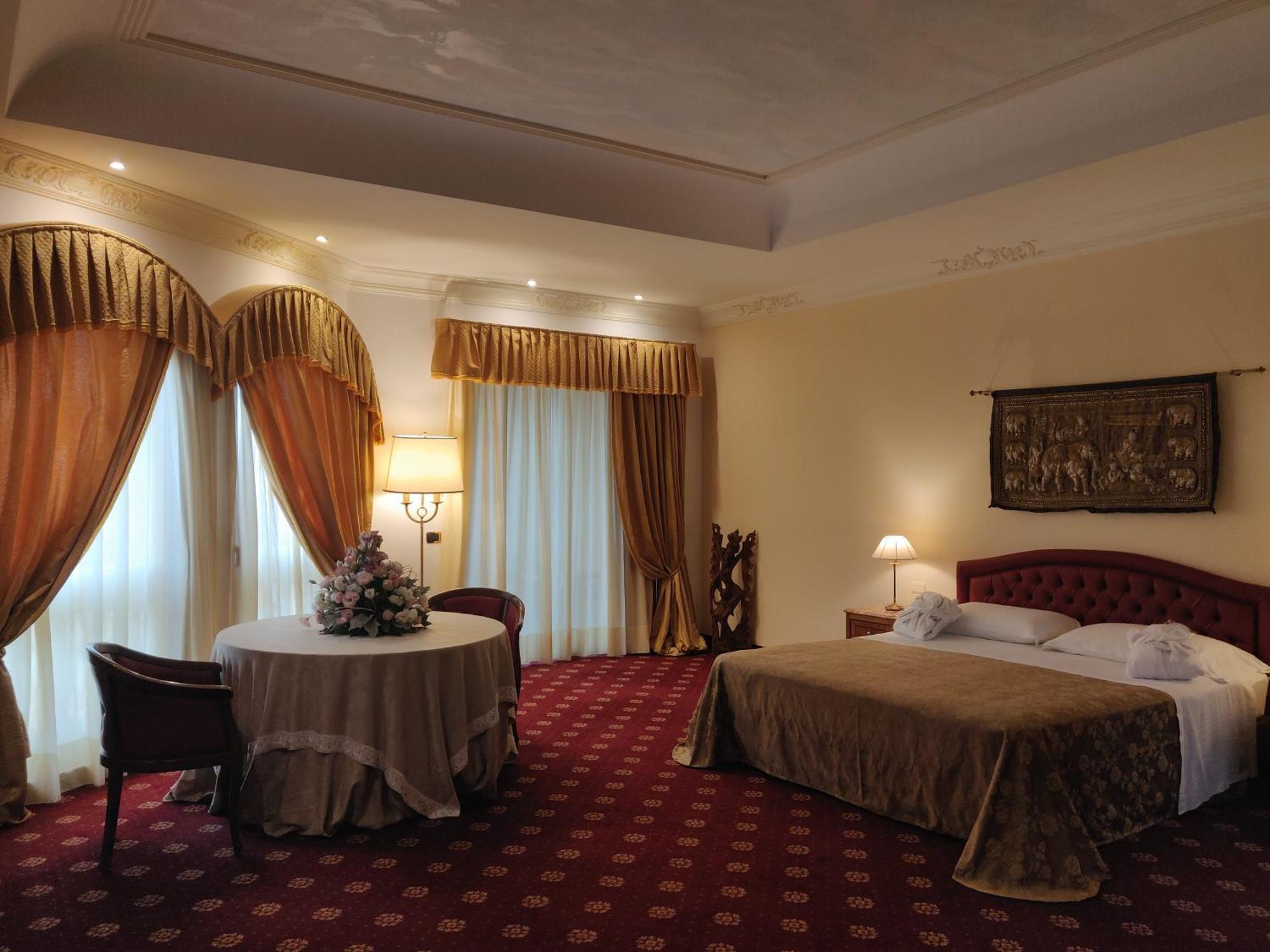 Parco Dei Principi Hotel Roccella Ionica Extérieur photo