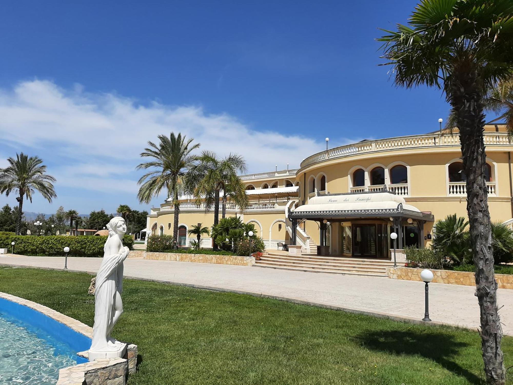 Parco Dei Principi Hotel Roccella Ionica Extérieur photo